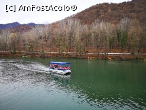 [P13] Plimbare cu vaporașul pe R&acirc;ul Olt » foto by crismis
 - 
<span class="allrVoted glyphicon glyphicon-heart hidden" id="av1277798"></span>
<a class="m-l-10 hidden" id="sv1277798" onclick="voting_Foto_DelVot(,1277798,3601)" role="button">șterge vot <span class="glyphicon glyphicon-remove"></span></a>
<a id="v91277798" class=" c-red"  onclick="voting_Foto_SetVot(1277798)" role="button"><span class="glyphicon glyphicon-heart-empty"></span> <b>LIKE</b> = Votează poza</a> <img class="hidden"  id="f1277798W9" src="/imagini/loader.gif" border="0" /><span class="AjErrMes hidden" id="e1277798ErM"></span>