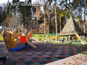 [P27] Băile Olănești; loc de joacă &icirc;n parcul central » foto by crismis
 - 
<span class="allrVoted glyphicon glyphicon-heart hidden" id="av1277812"></span>
<a class="m-l-10 hidden" id="sv1277812" onclick="voting_Foto_DelVot(,1277812,3601)" role="button">șterge vot <span class="glyphicon glyphicon-remove"></span></a>
<a id="v91277812" class=" c-red"  onclick="voting_Foto_SetVot(1277812)" role="button"><span class="glyphicon glyphicon-heart-empty"></span> <b>LIKE</b> = Votează poza</a> <img class="hidden"  id="f1277812W9" src="/imagini/loader.gif" border="0" /><span class="AjErrMes hidden" id="e1277812ErM"></span>