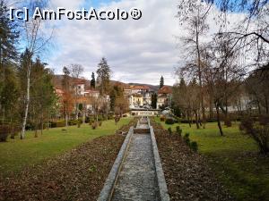 [P54] Băile Govora; &icirc;n parc » foto by crismis
 - 
<span class="allrVoted glyphicon glyphicon-heart hidden" id="av1277839"></span>
<a class="m-l-10 hidden" id="sv1277839" onclick="voting_Foto_DelVot(,1277839,3601)" role="button">șterge vot <span class="glyphicon glyphicon-remove"></span></a>
<a id="v91277839" class=" c-red"  onclick="voting_Foto_SetVot(1277839)" role="button"><span class="glyphicon glyphicon-heart-empty"></span> <b>LIKE</b> = Votează poza</a> <img class="hidden"  id="f1277839W9" src="/imagini/loader.gif" border="0" /><span class="AjErrMes hidden" id="e1277839ErM"></span>