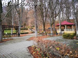 [P55] Băile Govora; &icirc;n parc » foto by crismis
 - 
<span class="allrVoted glyphicon glyphicon-heart hidden" id="av1277840"></span>
<a class="m-l-10 hidden" id="sv1277840" onclick="voting_Foto_DelVot(,1277840,3601)" role="button">șterge vot <span class="glyphicon glyphicon-remove"></span></a>
<a id="v91277840" class=" c-red"  onclick="voting_Foto_SetVot(1277840)" role="button"><span class="glyphicon glyphicon-heart-empty"></span> <b>LIKE</b> = Votează poza</a> <img class="hidden"  id="f1277840W9" src="/imagini/loader.gif" border="0" /><span class="AjErrMes hidden" id="e1277840ErM"></span>