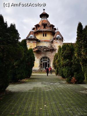 [P58] Băile Govora; vechiul pavilion balnear » foto by crismis
 - 
<span class="allrVoted glyphicon glyphicon-heart hidden" id="av1277843"></span>
<a class="m-l-10 hidden" id="sv1277843" onclick="voting_Foto_DelVot(,1277843,3601)" role="button">șterge vot <span class="glyphicon glyphicon-remove"></span></a>
<a id="v91277843" class=" c-red"  onclick="voting_Foto_SetVot(1277843)" role="button"><span class="glyphicon glyphicon-heart-empty"></span> <b>LIKE</b> = Votează poza</a> <img class="hidden"  id="f1277843W9" src="/imagini/loader.gif" border="0" /><span class="AjErrMes hidden" id="e1277843ErM"></span>