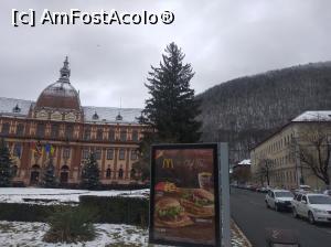 [P46] Prefectura Brașov și Tâmpa » foto by Mioritik
 - 
<span class="allrVoted glyphicon glyphicon-heart hidden" id="av1272632"></span>
<a class="m-l-10 hidden" id="sv1272632" onclick="voting_Foto_DelVot(,1272632,3615)" role="button">șterge vot <span class="glyphicon glyphicon-remove"></span></a>
<a id="v91272632" class=" c-red"  onclick="voting_Foto_SetVot(1272632)" role="button"><span class="glyphicon glyphicon-heart-empty"></span> <b>LIKE</b> = Votează poza</a> <img class="hidden"  id="f1272632W9" src="/imagini/loader.gif" border="0" /><span class="AjErrMes hidden" id="e1272632ErM"></span>