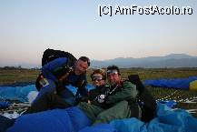 [P08] Din nou pe pamant, alaturi de un alt prieten. Acum discutam 'ca intre noi parasutistii!'... Ei spun asta... » foto by IUBONI
 - 
<span class="allrVoted glyphicon glyphicon-heart hidden" id="av77465"></span>
<a class="m-l-10 hidden" id="sv77465" onclick="voting_Foto_DelVot(,77465,3615)" role="button">șterge vot <span class="glyphicon glyphicon-remove"></span></a>
<a id="v977465" class=" c-red"  onclick="voting_Foto_SetVot(77465)" role="button"><span class="glyphicon glyphicon-heart-empty"></span> <b>LIKE</b> = Votează poza</a> <img class="hidden"  id="f77465W9" src="/imagini/loader.gif" border="0" /><span class="AjErrMes hidden" id="e77465ErM"></span>