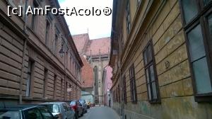 [P19] De pe străduțele laterale care duc spre Poarta Schei, se vede câte puțin din Biserica Neagră. » foto by maryka
 - 
<span class="allrVoted glyphicon glyphicon-heart hidden" id="av773627"></span>
<a class="m-l-10 hidden" id="sv773627" onclick="voting_Foto_DelVot(,773627,3615)" role="button">șterge vot <span class="glyphicon glyphicon-remove"></span></a>
<a id="v9773627" class=" c-red"  onclick="voting_Foto_SetVot(773627)" role="button"><span class="glyphicon glyphicon-heart-empty"></span> <b>LIKE</b> = Votează poza</a> <img class="hidden"  id="f773627W9" src="/imagini/loader.gif" border="0" /><span class="AjErrMes hidden" id="e773627ErM"></span>