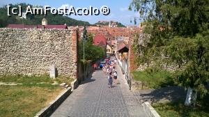 [P20] O străduță frumoasă, foarte fotografiată prin Brașov, Suișul Castelului.  » foto by maryka
 - 
<span class="allrVoted glyphicon glyphicon-heart hidden" id="av773629"></span>
<a class="m-l-10 hidden" id="sv773629" onclick="voting_Foto_DelVot(,773629,3615)" role="button">șterge vot <span class="glyphicon glyphicon-remove"></span></a>
<a id="v9773629" class=" c-red"  onclick="voting_Foto_SetVot(773629)" role="button"><span class="glyphicon glyphicon-heart-empty"></span> <b>LIKE</b> = Votează poza</a> <img class="hidden"  id="f773629W9" src="/imagini/loader.gif" border="0" /><span class="AjErrMes hidden" id="e773629ErM"></span>