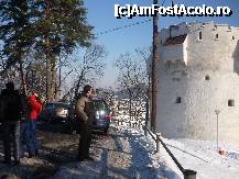 [P03] Turnul Alb din Brașov a fost construit între 1460 și 1490, făcând și el parte din zidurile de apărare ale cetății. Un pod mobil făcea legătura între turn și unul dintre bastioanele Brașovului. Este cel mai înalt punct de fortificație din Brașov.

În 1689 a ars, în urma marelui incendiu care cuprinsese cetatea, fiind renovat în 1723. În ultimul secol a mai fost restaurat de cinci ori. » foto by ghemonica
 - 
<span class="allrVoted glyphicon glyphicon-heart hidden" id="av244249"></span>
<a class="m-l-10 hidden" id="sv244249" onclick="voting_Foto_DelVot(,244249,3615)" role="button">șterge vot <span class="glyphicon glyphicon-remove"></span></a>
<a id="v9244249" class=" c-red"  onclick="voting_Foto_SetVot(244249)" role="button"><span class="glyphicon glyphicon-heart-empty"></span> <b>LIKE</b> = Votează poza</a> <img class="hidden"  id="f244249W9" src="/imagini/loader.gif" border="0" /><span class="AjErrMes hidden" id="e244249ErM"></span>