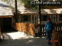 [P28] Intrare la Sura Dacilor » foto by mcosmin
 - 
<span class="allrVoted glyphicon glyphicon-heart hidden" id="av34579"></span>
<a class="m-l-10 hidden" id="sv34579" onclick="voting_Foto_DelVot(,34579,3615)" role="button">șterge vot <span class="glyphicon glyphicon-remove"></span></a>
<a id="v934579" class=" c-red"  onclick="voting_Foto_SetVot(34579)" role="button"><span class="glyphicon glyphicon-heart-empty"></span> <b>LIKE</b> = Votează poza</a> <img class="hidden"  id="f34579W9" src="/imagini/loader.gif" border="0" /><span class="AjErrMes hidden" id="e34579ErM"></span>