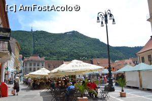 [P14] Terase în Piața Sfatului-în fundal Tâmpa » foto by AZE
 - 
<span class="allrVoted glyphicon glyphicon-heart hidden" id="av1106467"></span>
<a class="m-l-10 hidden" id="sv1106467" onclick="voting_Foto_DelVot(,1106467,3615)" role="button">șterge vot <span class="glyphicon glyphicon-remove"></span></a>
<a id="v91106467" class=" c-red"  onclick="voting_Foto_SetVot(1106467)" role="button"><span class="glyphicon glyphicon-heart-empty"></span> <b>LIKE</b> = Votează poza</a> <img class="hidden"  id="f1106467W9" src="/imagini/loader.gif" border="0" /><span class="AjErrMes hidden" id="e1106467ErM"></span>