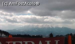 [P06] Vedere din Poiana Brasov asupra masivului Piatra Craiului » foto by SCMK
 - 
<span class="allrVoted glyphicon glyphicon-heart hidden" id="av982887"></span>
<a class="m-l-10 hidden" id="sv982887" onclick="voting_Foto_DelVot(,982887,3615)" role="button">șterge vot <span class="glyphicon glyphicon-remove"></span></a>
<a id="v9982887" class=" c-red"  onclick="voting_Foto_SetVot(982887)" role="button"><span class="glyphicon glyphicon-heart-empty"></span> <b>LIKE</b> = Votează poza</a> <img class="hidden"  id="f982887W9" src="/imagini/loader.gif" border="0" /><span class="AjErrMes hidden" id="e982887ErM"></span>