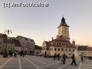 [P74] Brasov-Piata Sfatului » foto by mishu
 - 
<span class="allrVoted glyphicon glyphicon-heart hidden" id="av1281789"></span>
<a class="m-l-10 hidden" id="sv1281789" onclick="voting_Foto_DelVot(,1281789,3615)" role="button">șterge vot <span class="glyphicon glyphicon-remove"></span></a>
<a id="v91281789" class=" c-red"  onclick="voting_Foto_SetVot(1281789)" role="button"><span class="glyphicon glyphicon-heart-empty"></span> <b>LIKE</b> = Votează poza</a> <img class="hidden"  id="f1281789W9" src="/imagini/loader.gif" border="0" /><span class="AjErrMes hidden" id="e1281789ErM"></span>