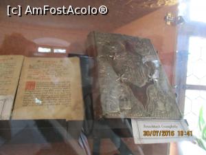[P24] Carti vechi, unicate.  » foto by elviramvio
 - 
<span class="allrVoted glyphicon glyphicon-heart hidden" id="av778114"></span>
<a class="m-l-10 hidden" id="sv778114" onclick="voting_Foto_DelVot(,778114,3615)" role="button">șterge vot <span class="glyphicon glyphicon-remove"></span></a>
<a id="v9778114" class=" c-red"  onclick="voting_Foto_SetVot(778114)" role="button"><span class="glyphicon glyphicon-heart-empty"></span> <b>LIKE</b> = Votează poza</a> <img class="hidden"  id="f778114W9" src="/imagini/loader.gif" border="0" /><span class="AjErrMes hidden" id="e778114ErM"></span>