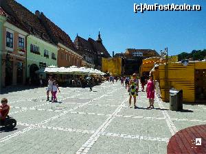 [P03] Festival în Piața Sfatului.  » foto by andreieu
 - 
<span class="allrVoted glyphicon glyphicon-heart hidden" id="av645202"></span>
<a class="m-l-10 hidden" id="sv645202" onclick="voting_Foto_DelVot(,645202,3615)" role="button">șterge vot <span class="glyphicon glyphicon-remove"></span></a>
<a id="v9645202" class=" c-red"  onclick="voting_Foto_SetVot(645202)" role="button"><span class="glyphicon glyphicon-heart-empty"></span> <b>LIKE</b> = Votează poza</a> <img class="hidden"  id="f645202W9" src="/imagini/loader.gif" border="0" /><span class="AjErrMes hidden" id="e645202ErM"></span>