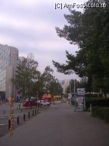 [P11] Capătul Bulevardului Victoriei, unde începe Centrul Civic » foto by abbilbal*
 - 
<span class="allrVoted glyphicon glyphicon-heart hidden" id="av84000"></span>
<a class="m-l-10 hidden" id="sv84000" onclick="voting_Foto_DelVot(,84000,3615)" role="button">șterge vot <span class="glyphicon glyphicon-remove"></span></a>
<a id="v984000" class=" c-red"  onclick="voting_Foto_SetVot(84000)" role="button"><span class="glyphicon glyphicon-heart-empty"></span> <b>LIKE</b> = Votează poza</a> <img class="hidden"  id="f84000W9" src="/imagini/loader.gif" border="0" /><span class="AjErrMes hidden" id="e84000ErM"></span>