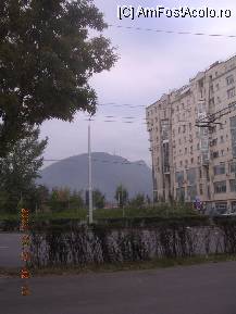 [P13] Centrul Civic, pe fundal se zăreşte Tâmpa » foto by abbilbal*
 - 
<span class="allrVoted glyphicon glyphicon-heart hidden" id="av84002"></span>
<a class="m-l-10 hidden" id="sv84002" onclick="voting_Foto_DelVot(,84002,3615)" role="button">șterge vot <span class="glyphicon glyphicon-remove"></span></a>
<a id="v984002" class=" c-red"  onclick="voting_Foto_SetVot(84002)" role="button"><span class="glyphicon glyphicon-heart-empty"></span> <b>LIKE</b> = Votează poza</a> <img class="hidden"  id="f84002W9" src="/imagini/loader.gif" border="0" /><span class="AjErrMes hidden" id="e84002ErM"></span>
