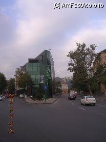 [P23] în dreapta se ajunge la Parcul Central iar în stânga la Parcul Eroilor » foto by abbilbal*
 - 
<span class="allrVoted glyphicon glyphicon-heart hidden" id="av84065"></span>
<a class="m-l-10 hidden" id="sv84065" onclick="voting_Foto_DelVot(,84065,3615)" role="button">șterge vot <span class="glyphicon glyphicon-remove"></span></a>
<a id="v984065" class=" c-red"  onclick="voting_Foto_SetVot(84065)" role="button"><span class="glyphicon glyphicon-heart-empty"></span> <b>LIKE</b> = Votează poza</a> <img class="hidden"  id="f84065W9" src="/imagini/loader.gif" border="0" /><span class="AjErrMes hidden" id="e84065ErM"></span>