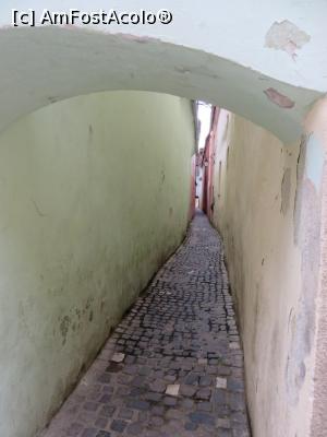 [P16] Celebra Stradă a Sforii - Brașov.  » foto by tata123 🔱
 - 
<span class="allrVoted glyphicon glyphicon-heart hidden" id="av750943"></span>
<a class="m-l-10 hidden" id="sv750943" onclick="voting_Foto_DelVot(,750943,3615)" role="button">șterge vot <span class="glyphicon glyphicon-remove"></span></a>
<a id="v9750943" class=" c-red"  onclick="voting_Foto_SetVot(750943)" role="button"><span class="glyphicon glyphicon-heart-empty"></span> <b>LIKE</b> = Votează poza</a> <img class="hidden"  id="f750943W9" src="/imagini/loader.gif" border="0" /><span class="AjErrMes hidden" id="e750943ErM"></span>