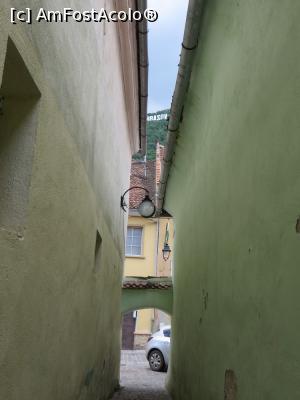 [P17] Doar un metro și ceva lățime - Strada Sforii - Brașov.  » foto by tata123 🔱
 - 
<span class="allrVoted glyphicon glyphicon-heart hidden" id="av750944"></span>
<a class="m-l-10 hidden" id="sv750944" onclick="voting_Foto_DelVot(,750944,3615)" role="button">șterge vot <span class="glyphicon glyphicon-remove"></span></a>
<a id="v9750944" class=" c-red"  onclick="voting_Foto_SetVot(750944)" role="button"><span class="glyphicon glyphicon-heart-empty"></span> <b>LIKE</b> = Votează poza</a> <img class="hidden"  id="f750944W9" src="/imagini/loader.gif" border="0" /><span class="AjErrMes hidden" id="e750944ErM"></span>