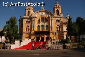 [P04] covorul rosu vă asteapta... :) aici cred că o aştepta pe Sophia Loren...  » foto by Maya_C
 - 
<span class="allrVoted glyphicon glyphicon-heart hidden" id="av853745"></span>
<a class="m-l-10 hidden" id="sv853745" onclick="voting_Foto_DelVot(,853745,3623)" role="button">șterge vot <span class="glyphicon glyphicon-remove"></span></a>
<a id="v9853745" class=" c-red"  onclick="voting_Foto_SetVot(853745)" role="button"><span class="glyphicon glyphicon-heart-empty"></span> <b>LIKE</b> = Votează poza</a> <img class="hidden"  id="f853745W9" src="/imagini/loader.gif" border="0" /><span class="AjErrMes hidden" id="e853745ErM"></span>