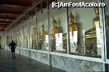 [P14] Statui la Wat Pho » foto by badge®
 - 
<span class="allrVoted glyphicon glyphicon-heart hidden" id="av171212"></span>
<a class="m-l-10 hidden" id="sv171212" onclick="voting_Foto_DelVot(,171212,3625)" role="button">șterge vot <span class="glyphicon glyphicon-remove"></span></a>
<a id="v9171212" class=" c-red"  onclick="voting_Foto_SetVot(171212)" role="button"><span class="glyphicon glyphicon-heart-empty"></span> <b>LIKE</b> = Votează poza</a> <img class="hidden"  id="f171212W9" src="/imagini/loader.gif" border="0" /><span class="AjErrMes hidden" id="e171212ErM"></span>