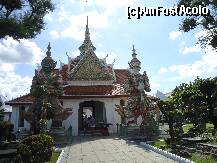 [P11] In incinta Wat Arun,templul zorilor » foto by station5*
 - 
<span class="allrVoted glyphicon glyphicon-heart hidden" id="av254475"></span>
<a class="m-l-10 hidden" id="sv254475" onclick="voting_Foto_DelVot(,254475,3625)" role="button">șterge vot <span class="glyphicon glyphicon-remove"></span></a>
<a id="v9254475" class=" c-red"  onclick="voting_Foto_SetVot(254475)" role="button"><span class="glyphicon glyphicon-heart-empty"></span> <b>LIKE</b> = Votează poza</a> <img class="hidden"  id="f254475W9" src="/imagini/loader.gif" border="0" /><span class="AjErrMes hidden" id="e254475ErM"></span>