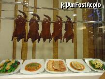 [P43] prezentare de plastic in vitrina unui restaurant din mall » foto by station5*
 - 
<span class="allrVoted glyphicon glyphicon-heart hidden" id="av254514"></span>
<a class="m-l-10 hidden" id="sv254514" onclick="voting_Foto_DelVot(,254514,3625)" role="button">șterge vot <span class="glyphicon glyphicon-remove"></span></a>
<a id="v9254514" class=" c-red"  onclick="voting_Foto_SetVot(254514)" role="button"><span class="glyphicon glyphicon-heart-empty"></span> <b>LIKE</b> = Votează poza</a> <img class="hidden"  id="f254514W9" src="/imagini/loader.gif" border="0" /><span class="AjErrMes hidden" id="e254514ErM"></span>