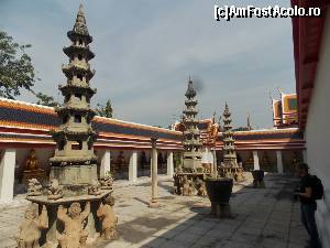 [P29] Khao Mor and Hermit Statues- Pagode -se vede si o parte din galeria dubla cu cei 394 de Buddha-Wat Pho » foto by mprofeanu
 - 
<span class="allrVoted glyphicon glyphicon-heart hidden" id="av622130"></span>
<a class="m-l-10 hidden" id="sv622130" onclick="voting_Foto_DelVot(,622130,3625)" role="button">șterge vot <span class="glyphicon glyphicon-remove"></span></a>
<a id="v9622130" class=" c-red"  onclick="voting_Foto_SetVot(622130)" role="button"><span class="glyphicon glyphicon-heart-empty"></span> <b>LIKE</b> = Votează poza</a> <img class="hidden"  id="f622130W9" src="/imagini/loader.gif" border="0" /><span class="AjErrMes hidden" id="e622130ErM"></span>