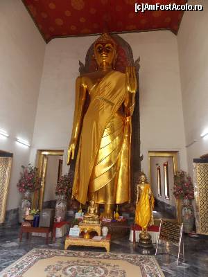 [P32] Phra Buddha Lokanat, mudra care interzice folosirea santalui pentru realizare de statui - viharn din partea de est, nr 1 a Ubosotului-Wat Pho » foto by mprofeanu
 - 
<span class="allrVoted glyphicon glyphicon-heart hidden" id="av622133"></span>
<a class="m-l-10 hidden" id="sv622133" onclick="voting_Foto_DelVot(,622133,3625)" role="button">șterge vot <span class="glyphicon glyphicon-remove"></span></a>
<a id="v9622133" class=" c-red"  onclick="voting_Foto_SetVot(622133)" role="button"><span class="glyphicon glyphicon-heart-empty"></span> <b>LIKE</b> = Votează poza</a> <img class="hidden"  id="f622133W9" src="/imagini/loader.gif" border="0" /><span class="AjErrMes hidden" id="e622133ErM"></span>