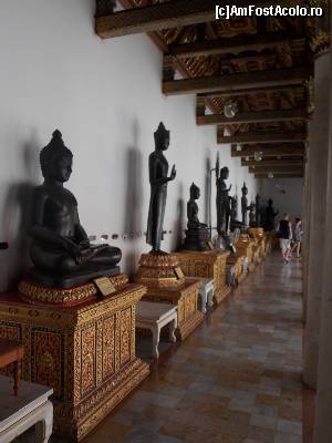 [P07] Galerie cu Buddha in diferite stiluri-atentie la forma acoperamantului capului si a imbracamintii - Templul de Marmura » foto by mprofeanu
 - 
<span class="allrVoted glyphicon glyphicon-heart hidden" id="av622103"></span>
<a class="m-l-10 hidden" id="sv622103" onclick="voting_Foto_DelVot(,622103,3625)" role="button">șterge vot <span class="glyphicon glyphicon-remove"></span></a>
<a id="v9622103" class=" c-red"  onclick="voting_Foto_SetVot(622103)" role="button"><span class="glyphicon glyphicon-heart-empty"></span> <b>LIKE</b> = Votează poza</a> <img class="hidden"  id="f622103W9" src="/imagini/loader.gif" border="0" /><span class="AjErrMes hidden" id="e622103ErM"></span>