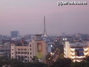 [P15] Bangkok la inserare, pe fundal Podul Rama VIII » foto by mprofeanu
 - 
<span class="allrVoted glyphicon glyphicon-heart hidden" id="av625840"></span>
<a class="m-l-10 hidden" id="sv625840" onclick="voting_Foto_DelVot(,625840,3625)" role="button">șterge vot <span class="glyphicon glyphicon-remove"></span></a>
<a id="v9625840" class=" c-red"  onclick="voting_Foto_SetVot(625840)" role="button"><span class="glyphicon glyphicon-heart-empty"></span> <b>LIKE</b> = Votează poza</a> <img class="hidden"  id="f625840W9" src="/imagini/loader.gif" border="0" /><span class="AjErrMes hidden" id="e625840ErM"></span>