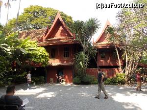 [P15] Bangkok, Casa Jim Thompson, case traditonale thailandeze cu acoperisuri usor curbate » foto by mprofeanu
 - 
<span class="allrVoted glyphicon glyphicon-heart hidden" id="av629909"></span>
<a class="m-l-10 hidden" id="sv629909" onclick="voting_Foto_DelVot(,629909,3625)" role="button">șterge vot <span class="glyphicon glyphicon-remove"></span></a>
<a id="v9629909" class=" c-red"  onclick="voting_Foto_SetVot(629909)" role="button"><span class="glyphicon glyphicon-heart-empty"></span> <b>LIKE</b> = Votează poza</a> <img class="hidden"  id="f629909W9" src="/imagini/loader.gif" border="0" /><span class="AjErrMes hidden" id="e629909ErM"></span>