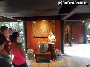 [P20] Bangkok, Casa Jim Thompson, interior cu vase ceramice chinezesti, dinastia Ming » foto by mprofeanu
 - 
<span class="allrVoted glyphicon glyphicon-heart hidden" id="av629914"></span>
<a class="m-l-10 hidden" id="sv629914" onclick="voting_Foto_DelVot(,629914,3625)" role="button">șterge vot <span class="glyphicon glyphicon-remove"></span></a>
<a id="v9629914" class=" c-red"  onclick="voting_Foto_SetVot(629914)" role="button"><span class="glyphicon glyphicon-heart-empty"></span> <b>LIKE</b> = Votează poza</a> <img class="hidden"  id="f629914W9" src="/imagini/loader.gif" border="0" /><span class="AjErrMes hidden" id="e629914ErM"></span>