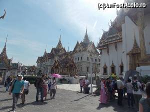 [P03] Bangkok, Marele Palat. In mijloc se vede loggia aurita rezervata Regelui » foto by mprofeanu
 - 
<span class="allrVoted glyphicon glyphicon-heart hidden" id="av629897"></span>
<a class="m-l-10 hidden" id="sv629897" onclick="voting_Foto_DelVot(,629897,3625)" role="button">șterge vot <span class="glyphicon glyphicon-remove"></span></a>
<a id="v9629897" class=" c-red"  onclick="voting_Foto_SetVot(629897)" role="button"><span class="glyphicon glyphicon-heart-empty"></span> <b>LIKE</b> = Votează poza</a> <img class="hidden"  id="f629897W9" src="/imagini/loader.gif" border="0" /><span class="AjErrMes hidden" id="e629897ErM"></span>