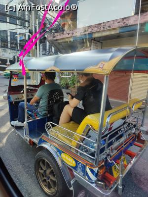 [P12] Tuk-tuk motorizat în Bangkok » foto by crismis
 - 
<span class="allrVoted glyphicon glyphicon-heart hidden" id="av1362797"></span>
<a class="m-l-10 hidden" id="sv1362797" onclick="voting_Foto_DelVot(,1362797,3625)" role="button">șterge vot <span class="glyphicon glyphicon-remove"></span></a>
<a id="v91362797" class=" c-red"  onclick="voting_Foto_SetVot(1362797)" role="button"><span class="glyphicon glyphicon-heart-empty"></span> <b>LIKE</b> = Votează poza</a> <img class="hidden"  id="f1362797W9" src="/imagini/loader.gif" border="0" /><span class="AjErrMes hidden" id="e1362797ErM"></span>