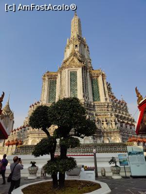 [P33] Wat Arun - impozant, nu? » foto by crismis
 - 
<span class="allrVoted glyphicon glyphicon-heart hidden" id="av1362818"></span>
<a class="m-l-10 hidden" id="sv1362818" onclick="voting_Foto_DelVot(,1362818,3625)" role="button">șterge vot <span class="glyphicon glyphicon-remove"></span></a>
<a id="v91362818" class=" c-red"  onclick="voting_Foto_SetVot(1362818)" role="button"><span class="glyphicon glyphicon-heart-empty"></span> <b>LIKE</b> = Votează poza</a> <img class="hidden"  id="f1362818W9" src="/imagini/loader.gif" border="0" /><span class="AjErrMes hidden" id="e1362818ErM"></span>