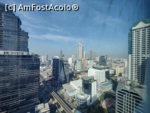 [P01] Vedere din camera noastră; în centrul imaginii, Lebua at State Tower cu a sa cupolă aurie » foto by crismis
 - 
<span class="allrVoted glyphicon glyphicon-heart hidden" id="av1364442"></span>
<a class="m-l-10 hidden" id="sv1364442" onclick="voting_Foto_DelVot(,1364442,3625)" role="button">șterge vot <span class="glyphicon glyphicon-remove"></span></a>
<a id="v91364442" class=" c-red"  onclick="voting_Foto_SetVot(1364442)" role="button"><span class="glyphicon glyphicon-heart-empty"></span> <b>LIKE</b> = Votează poza</a> <img class="hidden"  id="f1364442W9" src="/imagini/loader.gif" border="0" /><span class="AjErrMes hidden" id="e1364442ErM"></span>