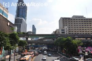 [P03] Bangkok, centru » foto by elazaroiu
 - 
<span class="allrVoted glyphicon glyphicon-heart hidden" id="av708299"></span>
<a class="m-l-10 hidden" id="sv708299" onclick="voting_Foto_DelVot(,708299,3625)" role="button">șterge vot <span class="glyphicon glyphicon-remove"></span></a>
<a id="v9708299" class=" c-red"  onclick="voting_Foto_SetVot(708299)" role="button"><span class="glyphicon glyphicon-heart-empty"></span> <b>LIKE</b> = Votează poza</a> <img class="hidden"  id="f708299W9" src="/imagini/loader.gif" border="0" /><span class="AjErrMes hidden" id="e708299ErM"></span>
