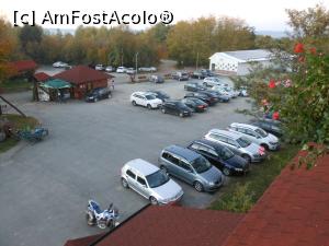 [P12] Păstrăvăria Albota - Curtea pensiunii și parcarea. Vedere din balcon. » foto by iulianic
 - 
<span class="allrVoted glyphicon glyphicon-heart hidden" id="av1337867"></span>
<a class="m-l-10 hidden" id="sv1337867" onclick="voting_Foto_DelVot(,1337867,3626)" role="button">șterge vot <span class="glyphicon glyphicon-remove"></span></a>
<a id="v91337867" class=" c-red"  onclick="voting_Foto_SetVot(1337867)" role="button"><span class="glyphicon glyphicon-heart-empty"></span> <b>LIKE</b> = Votează poza</a> <img class="hidden"  id="f1337867W9" src="/imagini/loader.gif" border="0" /><span class="AjErrMes hidden" id="e1337867ErM"></span>