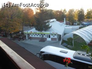 [P13] Păstrăvăria Albota - Curtea pensiunii și parcarea. Vedere din balcon. » foto by iulianic
 - 
<span class="allrVoted glyphicon glyphicon-heart hidden" id="av1337868"></span>
<a class="m-l-10 hidden" id="sv1337868" onclick="voting_Foto_DelVot(,1337868,3626)" role="button">șterge vot <span class="glyphicon glyphicon-remove"></span></a>
<a id="v91337868" class=" c-red"  onclick="voting_Foto_SetVot(1337868)" role="button"><span class="glyphicon glyphicon-heart-empty"></span> <b>LIKE</b> = Votează poza</a> <img class="hidden"  id="f1337868W9" src="/imagini/loader.gif" border="0" /><span class="AjErrMes hidden" id="e1337868ErM"></span>