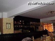 [P03] O parte a restaurantului - barul. » foto by mirelab
 - 
<span class="allrVoted glyphicon glyphicon-heart hidden" id="av22981"></span>
<a class="m-l-10 hidden" id="sv22981" onclick="voting_Foto_DelVot(,22981,3626)" role="button">șterge vot <span class="glyphicon glyphicon-remove"></span></a>
<a id="v922981" class=" c-red"  onclick="voting_Foto_SetVot(22981)" role="button"><span class="glyphicon glyphicon-heart-empty"></span> <b>LIKE</b> = Votează poza</a> <img class="hidden"  id="f22981W9" src="/imagini/loader.gif" border="0" /><span class="AjErrMes hidden" id="e22981ErM"></span>