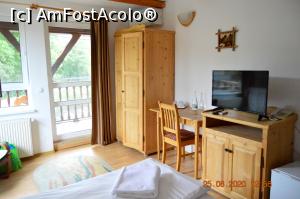 [P43] Cameră Vila Poienița » foto by KSV
 - 
<span class="allrVoted glyphicon glyphicon-heart hidden" id="av1184090"></span>
<a class="m-l-10 hidden" id="sv1184090" onclick="voting_Foto_DelVot(,1184090,3626)" role="button">șterge vot <span class="glyphicon glyphicon-remove"></span></a>
<a id="v91184090" class=" c-red"  onclick="voting_Foto_SetVot(1184090)" role="button"><span class="glyphicon glyphicon-heart-empty"></span> <b>LIKE</b> = Votează poza</a> <img class="hidden"  id="f1184090W9" src="/imagini/loader.gif" border="0" /><span class="AjErrMes hidden" id="e1184090ErM"></span>