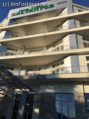 [P01] Intrarea în hotel » foto by Yersinia Pestis
 - 
<span class="allrVoted glyphicon glyphicon-heart hidden" id="av811045"></span>
<a class="m-l-10 hidden" id="sv811045" onclick="voting_Foto_DelVot(,811045,3635)" role="button">șterge vot <span class="glyphicon glyphicon-remove"></span></a>
<a id="v9811045" class=" c-red"  onclick="voting_Foto_SetVot(811045)" role="button"><span class="glyphicon glyphicon-heart-empty"></span> <b>LIKE</b> = Votează poza</a> <img class="hidden"  id="f811045W9" src="/imagini/loader.gif" border="0" /><span class="AjErrMes hidden" id="e811045ErM"></span>