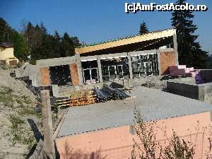 [P38] Baze balneo de tratament ce se construieste in spatele hotelului si care va avea in final piscina, sala de fitness, SPA, centru de wellness, masaj, sauna si jacuzzi.  » foto by vega06
 - 
<span class="allrVoted glyphicon glyphicon-heart hidden" id="av695978"></span>
<a class="m-l-10 hidden" id="sv695978" onclick="voting_Foto_DelVot(,695978,3635)" role="button">șterge vot <span class="glyphicon glyphicon-remove"></span></a>
<a id="v9695978" class=" c-red"  onclick="voting_Foto_SetVot(695978)" role="button"><span class="glyphicon glyphicon-heart-empty"></span> <b>LIKE</b> = Votează poza</a> <img class="hidden"  id="f695978W9" src="/imagini/loader.gif" border="0" /><span class="AjErrMes hidden" id="e695978ErM"></span>