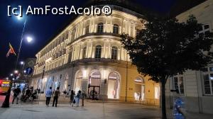 [P15] Un alt palat neorenascentist cu atmosfera atragatoare si unica, gazduieste <strong>Hotelul Europejski</strong>, fondat pentru a introduce traditia hoteliera in Varsovia. A fost unul dintre cele mai luxoase hoteluri din Imperiul rus, grav avariat in timpul retragerii nemtilor dupa razboi. La parterul acestuia se afla un magazin pe masura pretentiilor celor care sunt cazati aici, <strong>Hermès</strong>, primul din Polonia, deschis in anul 2019. » foto by geani anto
 - 
<span class="allrVoted glyphicon glyphicon-heart hidden" id="av1338876"></span>
<a class="m-l-10 hidden" id="sv1338876" onclick="voting_Foto_DelVot(,1338876,3644)" role="button">șterge vot <span class="glyphicon glyphicon-remove"></span></a>
<a id="v91338876" class=" c-red"  onclick="voting_Foto_SetVot(1338876)" role="button"><span class="glyphicon glyphicon-heart-empty"></span> <b>LIKE</b> = Votează poza</a> <img class="hidden"  id="f1338876W9" src="/imagini/loader.gif" border="0" /><span class="AjErrMes hidden" id="e1338876ErM"></span>