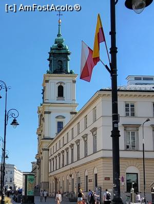[P22] <strong>Biserica Sfanta Cruce, </strong>ce gazduieste inima unui alt polonez, Frédéric Chopin. Biserica in stil baroc are doua turnuri inalte si o sculptura chiar deasupra intrarii, reprezentandu-l pe Hristos purtand crucea. » foto by geani anto
 - 
<span class="allrVoted glyphicon glyphicon-heart hidden" id="av1338883"></span>
<a class="m-l-10 hidden" id="sv1338883" onclick="voting_Foto_DelVot(,1338883,3644)" role="button">șterge vot <span class="glyphicon glyphicon-remove"></span></a>
<a id="v91338883" class=" c-red"  onclick="voting_Foto_SetVot(1338883)" role="button"><span class="glyphicon glyphicon-heart-empty"></span> <b>LIKE</b> = Votează poza</a> <img class="hidden"  id="f1338883W9" src="/imagini/loader.gif" border="0" /><span class="AjErrMes hidden" id="e1338883ErM"></span>