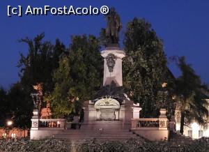 [P04] <strong>Monumentul lui Adam Mickiewicz, </strong>poet si scriitor polonez, luptator pentru independenta si reintregirea patriei natale, considerat unul dintre cei mai buni poeti romantici polonezi din secolul al XIX-lea. Statuia il reprezinta pe Mickiewicz stand in picioare, capul fiind usor ridicat si mana dreapta asezata pe inima. » foto by geani anto
 - 
<span class="allrVoted glyphicon glyphicon-heart hidden" id="av1338865"></span>
<a class="m-l-10 hidden" id="sv1338865" onclick="voting_Foto_DelVot(,1338865,3644)" role="button">șterge vot <span class="glyphicon glyphicon-remove"></span></a>
<a id="v91338865" class=" c-red"  onclick="voting_Foto_SetVot(1338865)" role="button"><span class="glyphicon glyphicon-heart-empty"></span> <b>LIKE</b> = Votează poza</a> <img class="hidden"  id="f1338865W9" src="/imagini/loader.gif" border="0" /><span class="AjErrMes hidden" id="e1338865ErM"></span>
