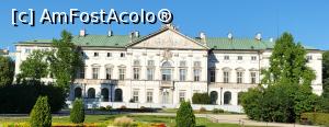 [P11] Gradini si palatul baroc K<strong>rasiński</strong>. Cele doua timpane de pe fatadele din fata si din spate au reliefuri ce il reprezinta pe comandantul militar roman Marcus Valerius, care se presupune ca a fost stramos al familiei Krasiński. Potrivit legendei, acesta a invins un lider gal intr-o lupta, dupa ce a fost ajutat de un corb, moment ce este infatisat pe timpanul din fata cladirii. » foto by geani anto
 - 
<span class="allrVoted glyphicon glyphicon-heart hidden" id="av1339091"></span>
<a class="m-l-10 hidden" id="sv1339091" onclick="voting_Foto_DelVot(,1339091,3644)" role="button">șterge vot <span class="glyphicon glyphicon-remove"></span></a>
<a id="v91339091" class=" c-red"  onclick="voting_Foto_SetVot(1339091)" role="button"><span class="glyphicon glyphicon-heart-empty"></span> <b>LIKE</b> = Votează poza</a> <img class="hidden"  id="f1339091W9" src="/imagini/loader.gif" border="0" /><span class="AjErrMes hidden" id="e1339091ErM"></span>