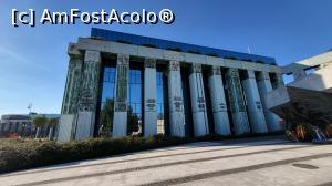 [P14] <strong>Curtea Suprema a Poloniei</strong>, o cladire ce combina stilul vechi cu cel nou, cu fatada din beton si sticla, verdeata pe acoperis, pe coloanele careia sunt scrise in limba latina diferite citate. » foto by geani anto
 - 
<span class="allrVoted glyphicon glyphicon-heart hidden" id="av1339094"></span>
<a class="m-l-10 hidden" id="sv1339094" onclick="voting_Foto_DelVot(,1339094,3644)" role="button">șterge vot <span class="glyphicon glyphicon-remove"></span></a>
<a id="v91339094" class=" c-red"  onclick="voting_Foto_SetVot(1339094)" role="button"><span class="glyphicon glyphicon-heart-empty"></span> <b>LIKE</b> = Votează poza</a> <img class="hidden"  id="f1339094W9" src="/imagini/loader.gif" border="0" /><span class="AjErrMes hidden" id="e1339094ErM"></span>
