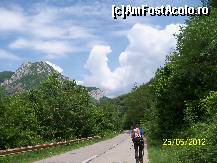 [P01] Catunele din Muntii Cernei - pornim din Herculane spre km 18, nu avem noroc de ocazie » foto by Lumis66
 - 
<span class="allrVoted glyphicon glyphicon-heart hidden" id="av363545"></span>
<a class="m-l-10 hidden" id="sv363545" onclick="voting_Foto_DelVot(,363545,3645)" role="button">șterge vot <span class="glyphicon glyphicon-remove"></span></a>
<a id="v9363545" class=" c-red"  onclick="voting_Foto_SetVot(363545)" role="button"><span class="glyphicon glyphicon-heart-empty"></span> <b>LIKE</b> = Votează poza</a> <img class="hidden"  id="f363545W9" src="/imagini/loader.gif" border="0" /><span class="AjErrMes hidden" id="e363545ErM"></span>