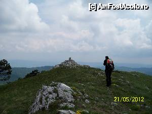 [P10] Am ajuns pe Vf. Domegledul Mare » foto by Lumis66
 - 
<span class="allrVoted glyphicon glyphicon-heart hidden" id="av390270"></span>
<a class="m-l-10 hidden" id="sv390270" onclick="voting_Foto_DelVot(,390270,3645)" role="button">șterge vot <span class="glyphicon glyphicon-remove"></span></a>
<a id="v9390270" class=" c-red"  onclick="voting_Foto_SetVot(390270)" role="button"><span class="glyphicon glyphicon-heart-empty"></span> <b>LIKE</b> = Votează poza</a> <img class="hidden"  id="f390270W9" src="/imagini/loader.gif" border="0" /><span class="AjErrMes hidden" id="e390270ErM"></span>