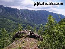 [P15] Punct de belvedere din Munţii Cernei spre Valea Cernei si Munţii Mehedinţi » foto by Lumis66
 - 
<span class="allrVoted glyphicon glyphicon-heart hidden" id="av449942"></span>
<a class="m-l-10 hidden" id="sv449942" onclick="voting_Foto_DelVot(,449942,3645)" role="button">șterge vot <span class="glyphicon glyphicon-remove"></span></a>
<a id="v9449942" class=" c-red"  onclick="voting_Foto_SetVot(449942)" role="button"><span class="glyphicon glyphicon-heart-empty"></span> <b>LIKE</b> = Votează poza</a> <img class="hidden"  id="f449942W9" src="/imagini/loader.gif" border="0" /><span class="AjErrMes hidden" id="e449942ErM"></span>